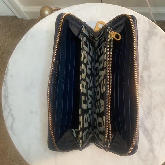 Marc By Marc Jacobs Navy Blue Wallet with Dust Cover - Picture 3 of 4